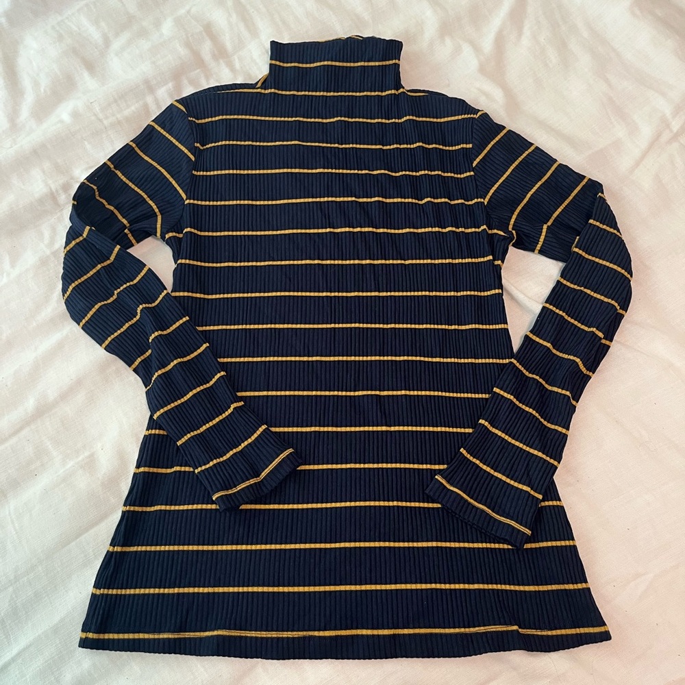 Amour Vert Mock Neck Long Sleeve Top